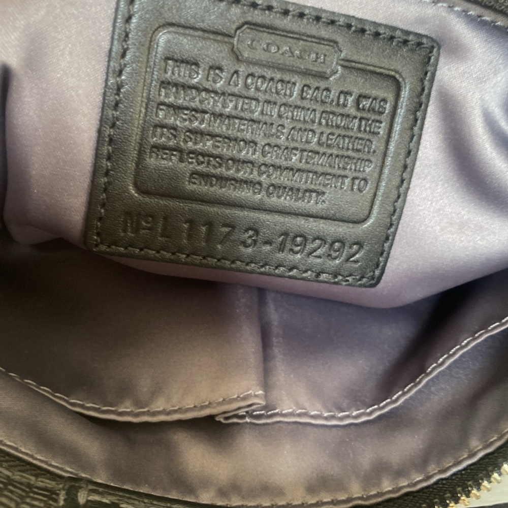 COACH Kristin Hobo Crossbody
Shoulder Bag Black Leather. - Picture 7 of 9